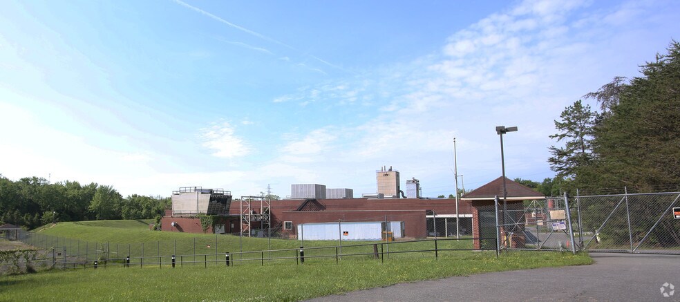 Primary Photo Of 800 Bird St, Scottsville Manufacturing For Sale