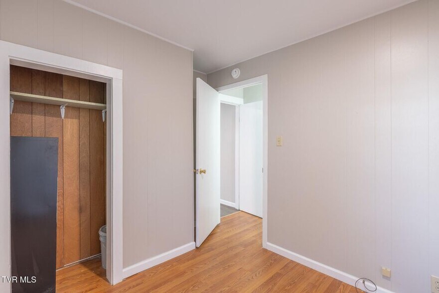 More Photos Of 457 E Bernard Ave, Greeneville General Retail For Sale