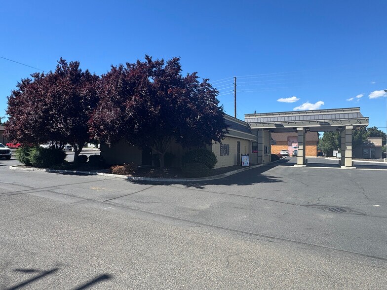More Photos Of 108 W Fremont Ave, Selah Bank For Sale