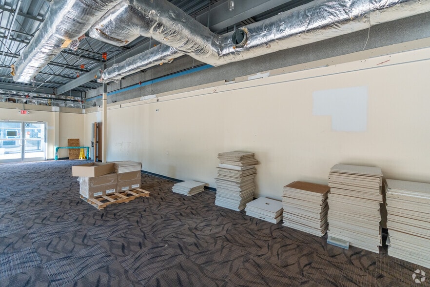 More Photos Of 3300 Gateway Centre Blvd, Morrisville Research And Development For Lease