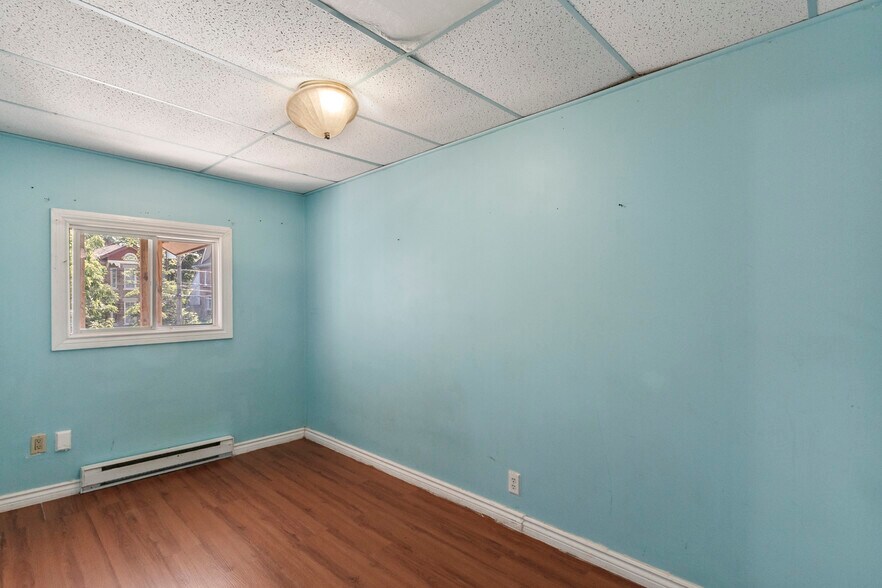 More Photos Of 541 Aylmer St N, Peterborough Apartments For Sale