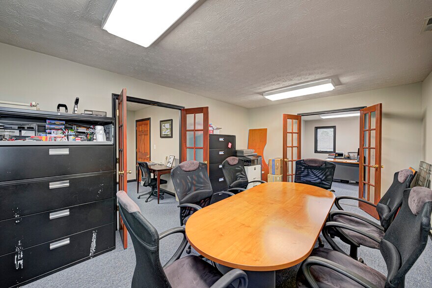 More Photos Of 4582 Northwest Plaza West Dr, Zionsville Office For Lease