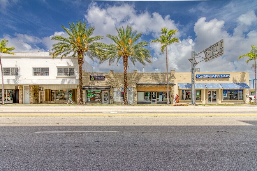 More Photos Of 13-17 N Federal Hwy, Dania Storefront For Sale