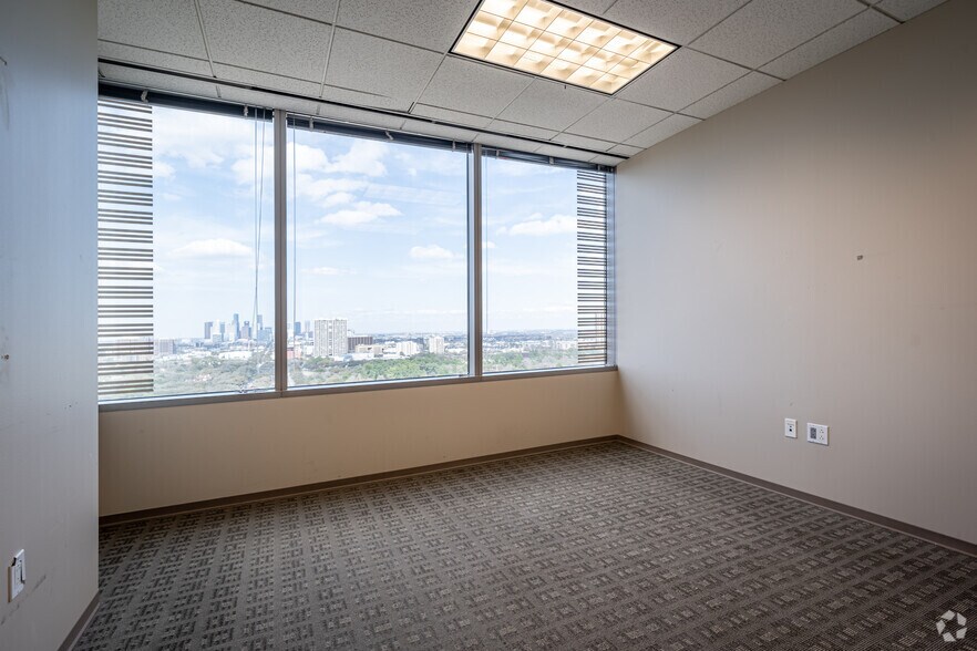 Photo of 21st Floor Ste 2190