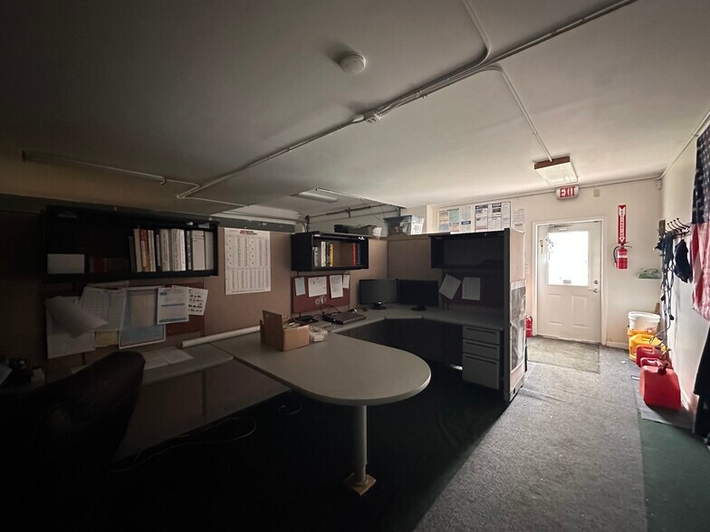 More Photos Of 420-440 Carey St, Deerfield Manufacturing For Sale