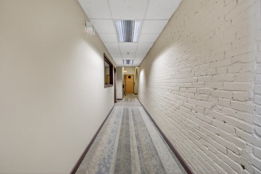More Photos Of 327-329 W Fayette St, Syracuse Loft Creative Space For Lease