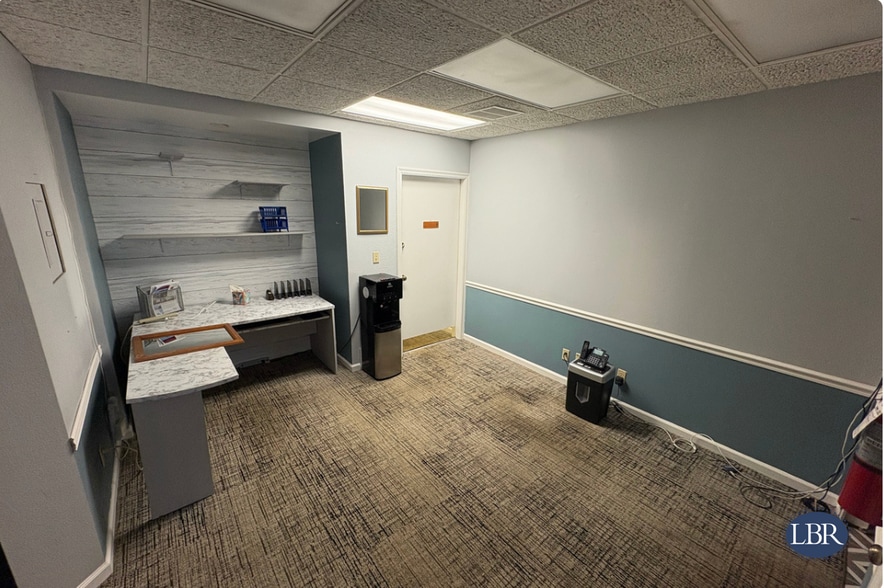 More Photos Of 2210 S Front St, Melbourne Office For Sale