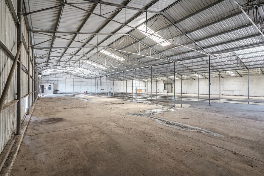 More Photos Of 35650 Hidden Springs Rd, Hemet Warehouse For Lease