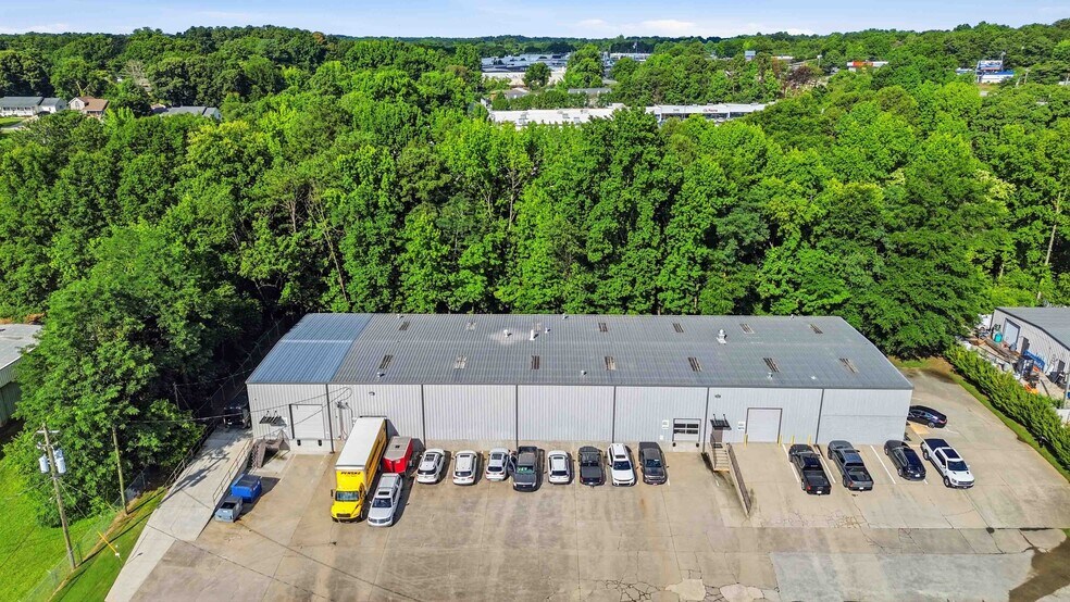 Primary Photo Of 2136 Hilton Dr, Gainesville Distribution For Lease