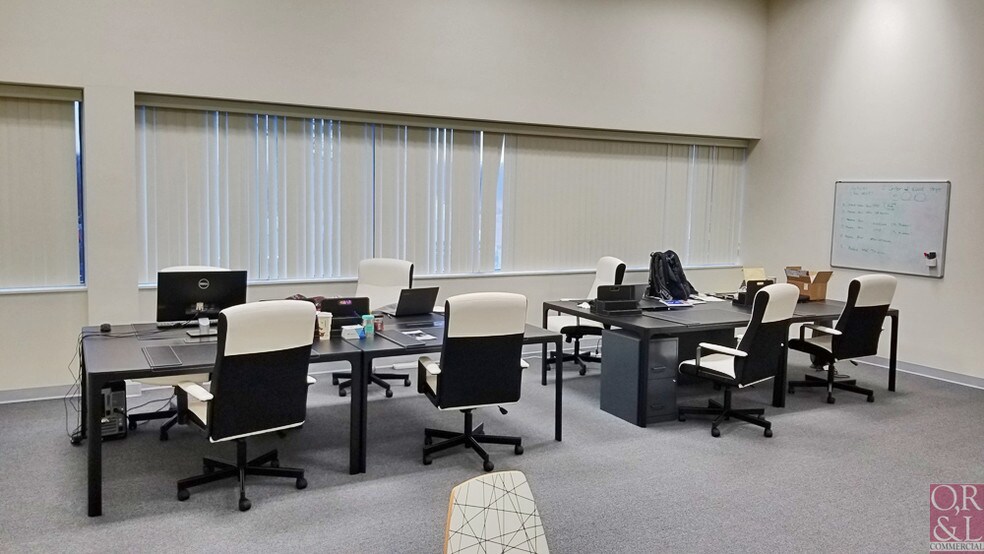 More Photos Of 4 Pin Oak Dr, Branford Industrial For Lease