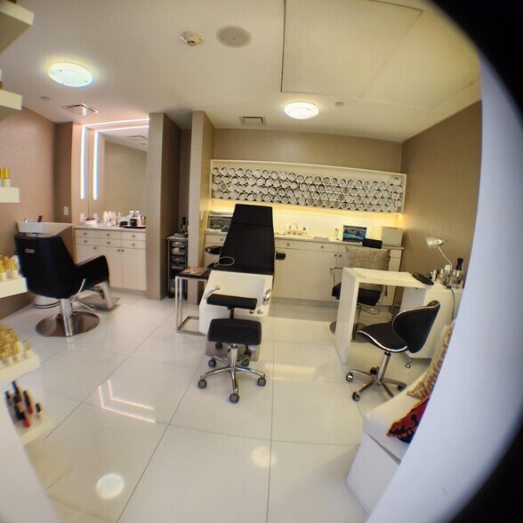 More Photos Of 380 Greenwich Ave, Greenwich Office For Lease