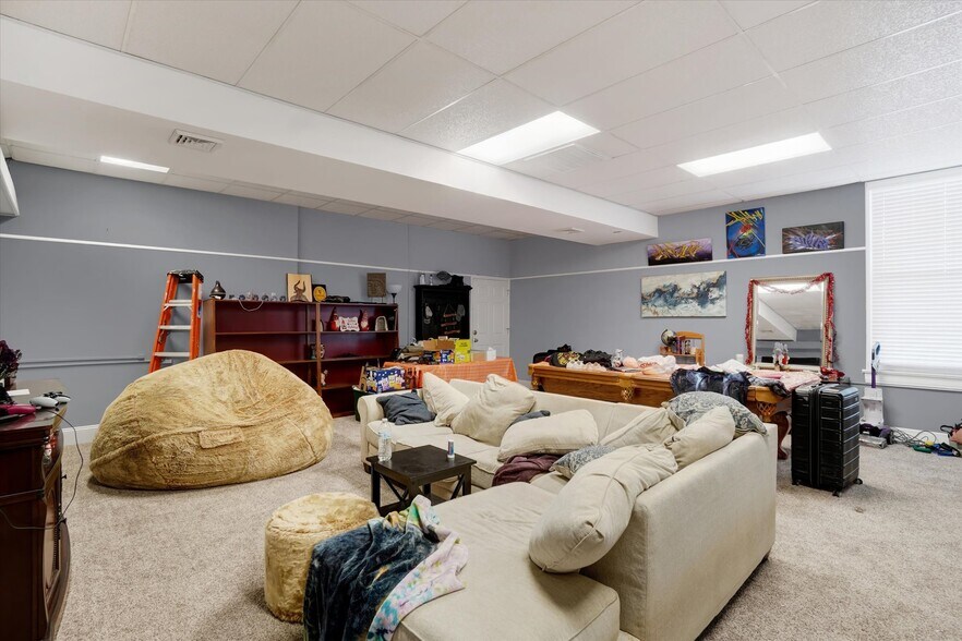 More Photos Of 1638 E Market St, York Flex For Sale