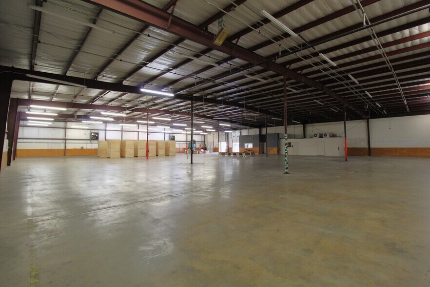 More Photos Of 3701 Mccoll St, McAllen Showroom For Sale