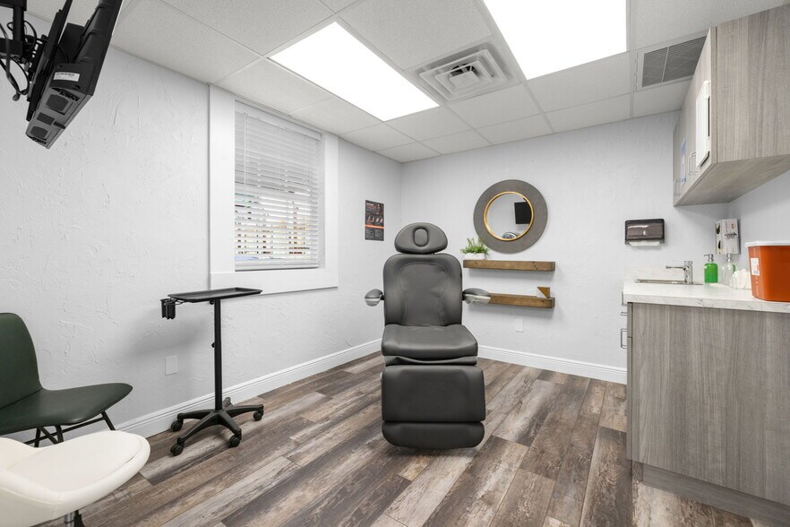 More Photos Of 815 S Howard Ave, Tampa Medical For Sale