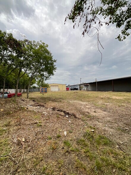 More Photos Of 3201 Texas Ave, La Marque Warehouse For Sale