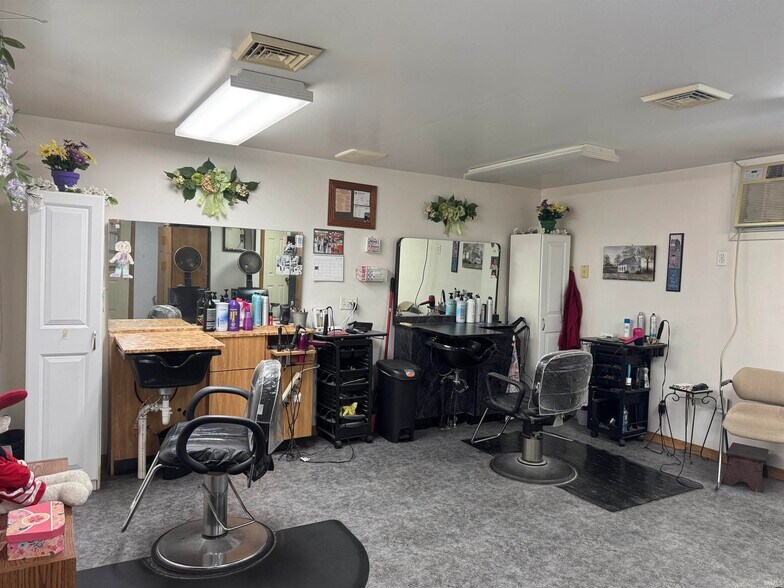 More Photos Of 2900 IN-64, Princeton General Retail For Sale