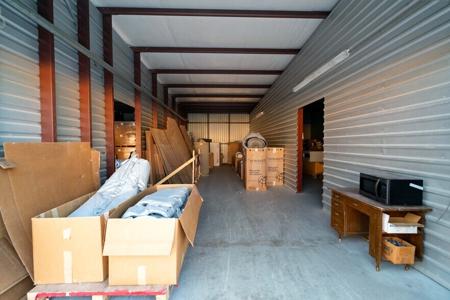 More Photos Of 207 W Archer Rd, Baytown Warehouse For Sale