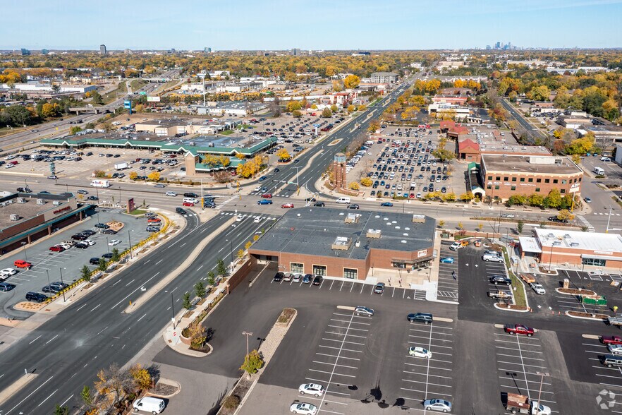 More Photos Of 9801 S Lyndale Ave, Bloomington Freestanding For Lease