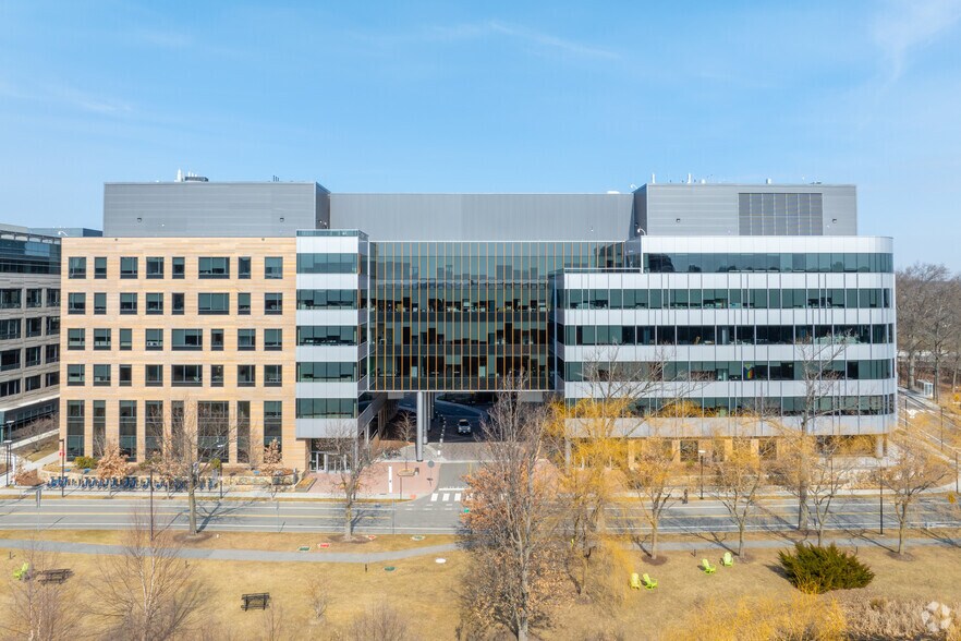 More Photos Of 20-30 Acorn Park Dr, Cambridge Office For Sale