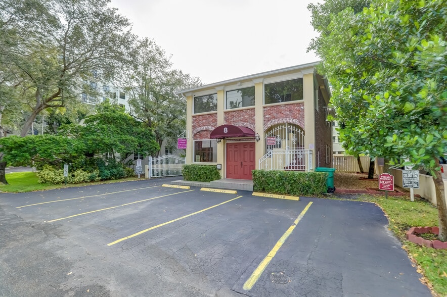 More Photos Of 8 SE 8th St, Fort Lauderdale Office For Sale