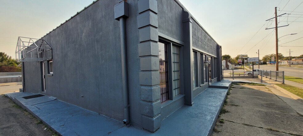 More Photos Of 4015 SW 21st St, Topeka Coworking Space