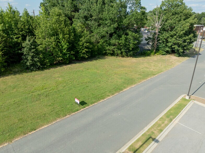 More Photos Of 413 Cannon blvd, Kannapolis Land For Sale