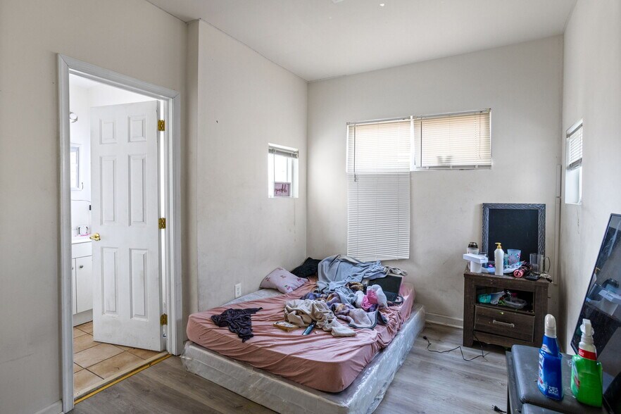 More Photos Of 3301-3303 N 16th St, Philadelphia Apartments For Sale