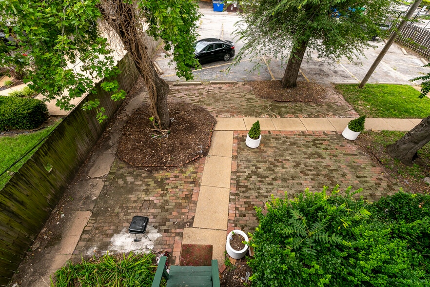 More Photos Of 4374-4382 W Pine Blvd, Saint Louis Office For Sale