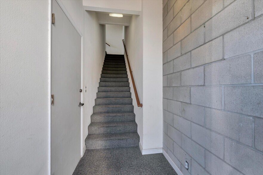 More Photos Of 716 Soquel Ave, Santa Cruz Storefront Retail Office For Lease