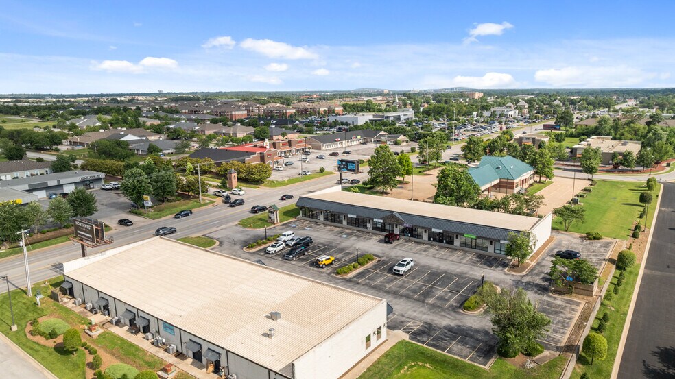 More Photos Of 2212 S Walton Blvd, Bentonville Unknown For Lease