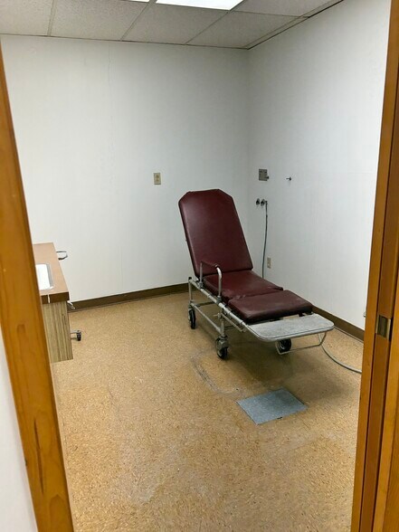 More Photos Of 949 E Livingston Ave, Columbus Daycare Center For Lease