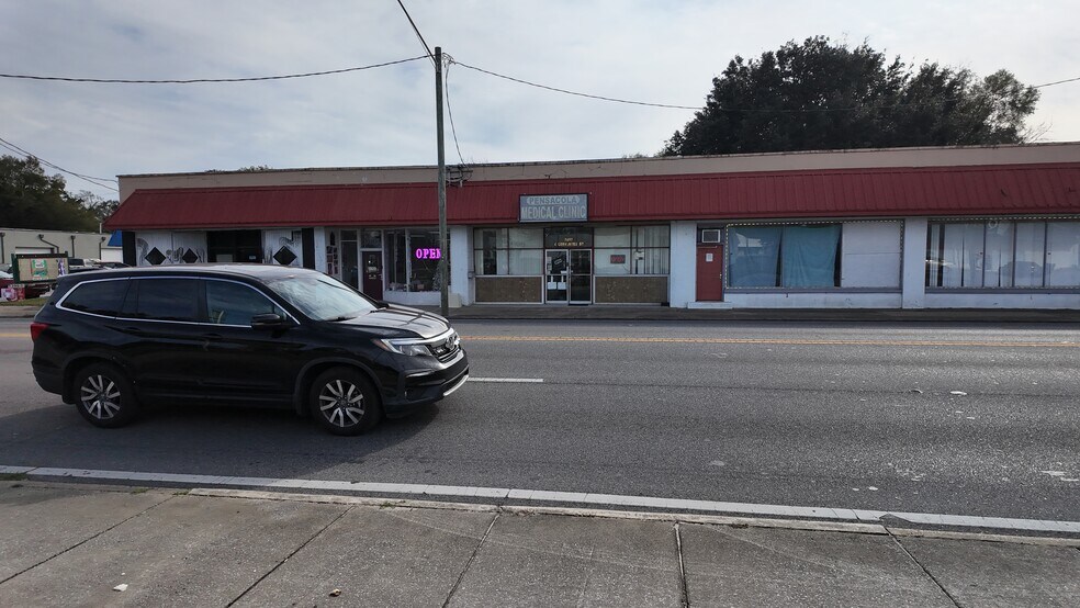 More Photos Of 2401 W Cervantes St, Pensacola General Retail For Sale