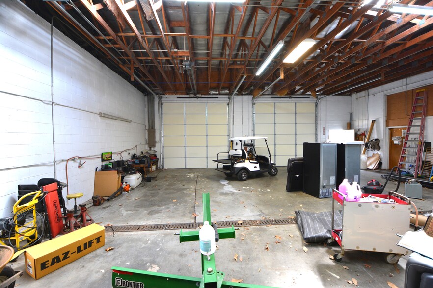 More Photos Of 9340 Virginia Ave, Bassett Auto Dealership For Sale