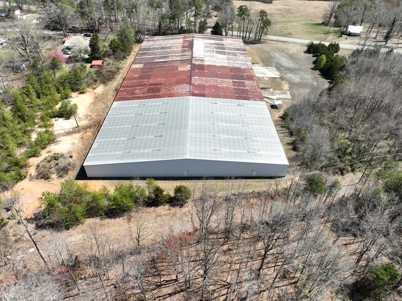 More Photos Of 1011 Drive in Rd, Nathalie Industrial For Sale