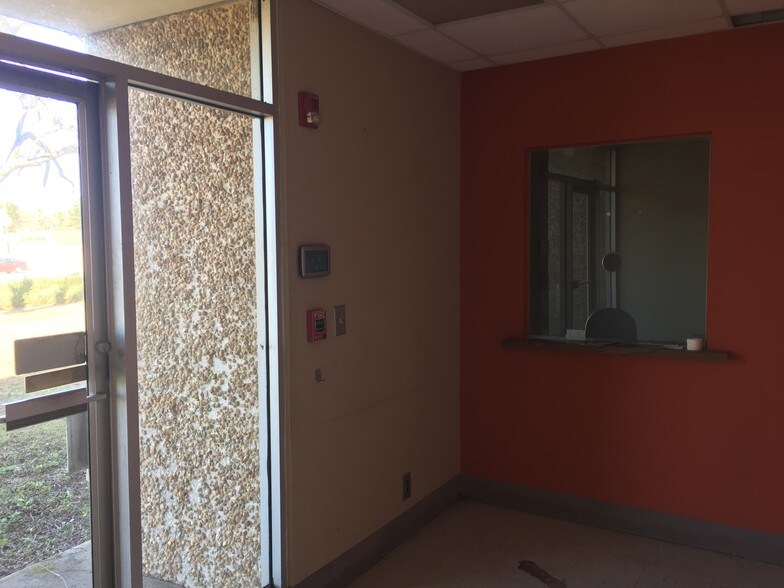 More Photos Of 14 Pine House Rd, Trenton Warehouse For Sale