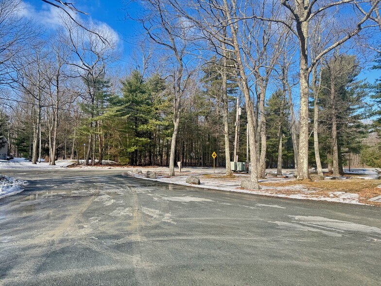 More Photos Of 424 PA-390, Tafton Flex For Sale