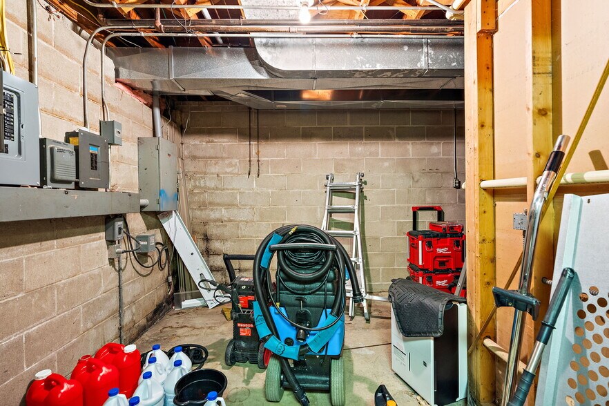 More Photos Of 101 S Main St, Pine Island General Retail For Sale