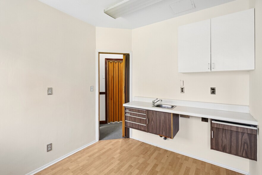 More Photos Of 395 Westchester Ave, Port Chester Apartments For Sale