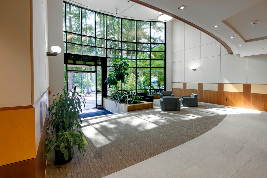 More Photos Of 2 Centerpointe Dr, Lake Oswego Office For Lease