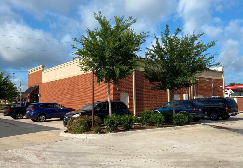 More Photos Of 401 E Round Grove Rd, Lewisville Storefront For Lease