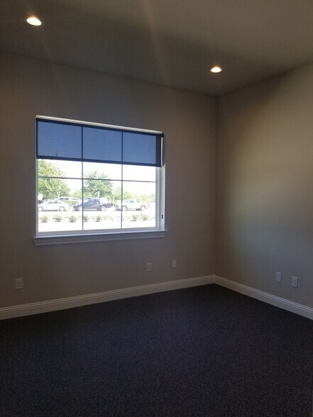 More Photos Of 3951 Alma Rd, McKinney Office For Sale