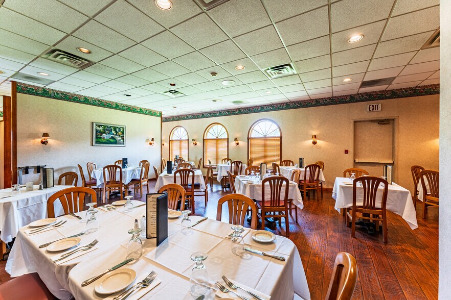 More Photos Of 400 S Center Ave, New Stanton Restaurant For Sale