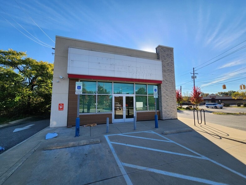 More Photos Of 6401 Broadway Ave, Cleveland Drugstore For Lease