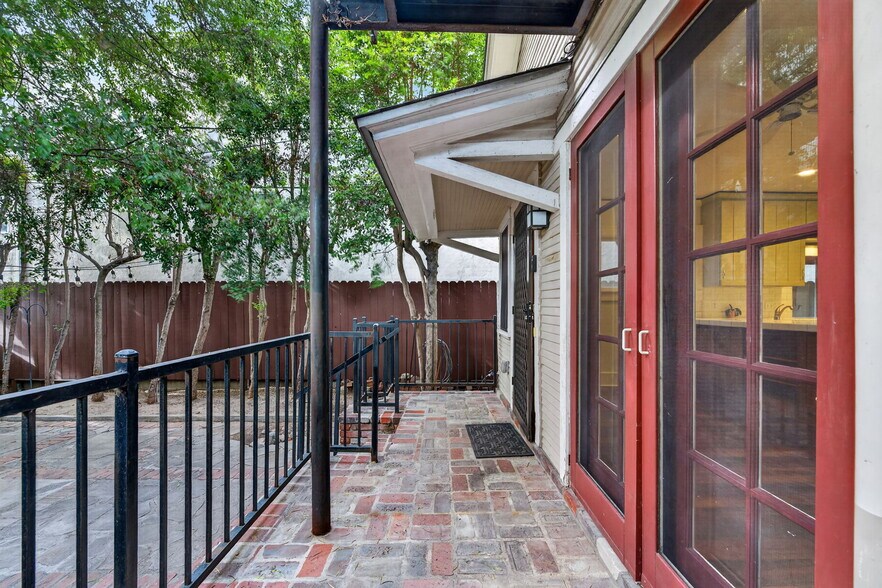 More Photos Of 119 S Adams St, Glendale Multifamily For Sale