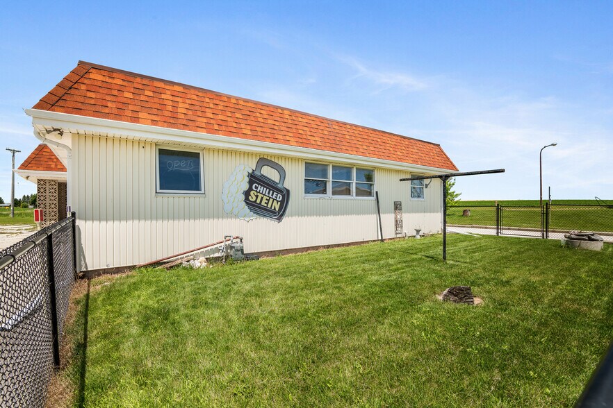 More Photos Of N2698 Highway 57, New Holstein Sports And Entertainment For Sale