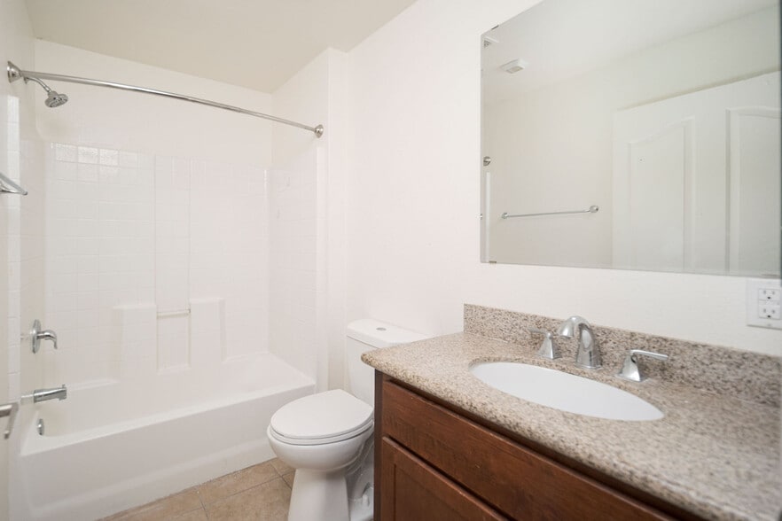 More Photos Of 6220 W Ocotillo Rd, Glendale Apartments For Sale