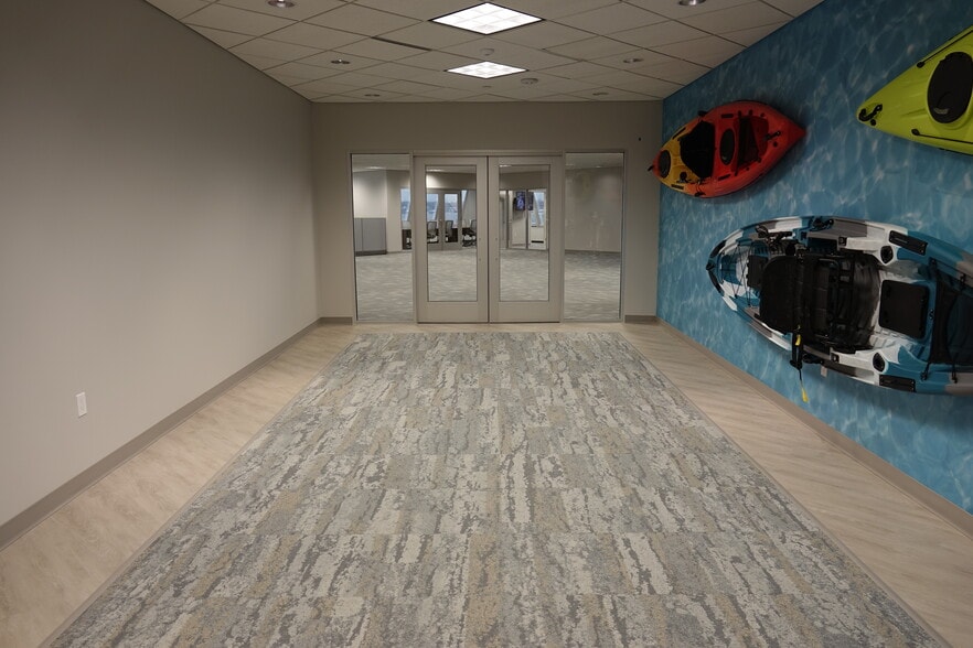 More Photos Of 700 Terrace Point Rd, Muskegon Medical For Lease