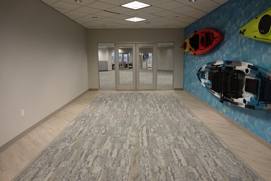 More Photos Of 700 Terrace Point Rd, Muskegon Medical For Lease