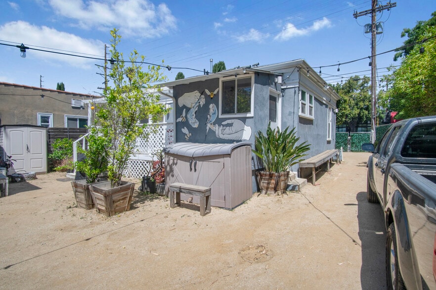 More Photos Of 4760 York Blvd, Los Angeles Office For Lease