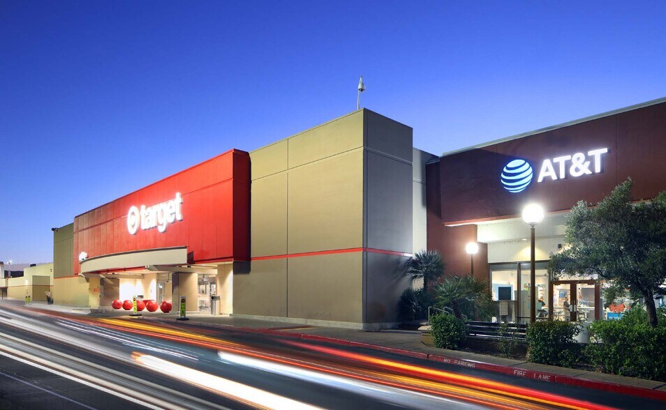 Primary Photo Of 601-649 N Stephanie St, Henderson Unknown For Lease